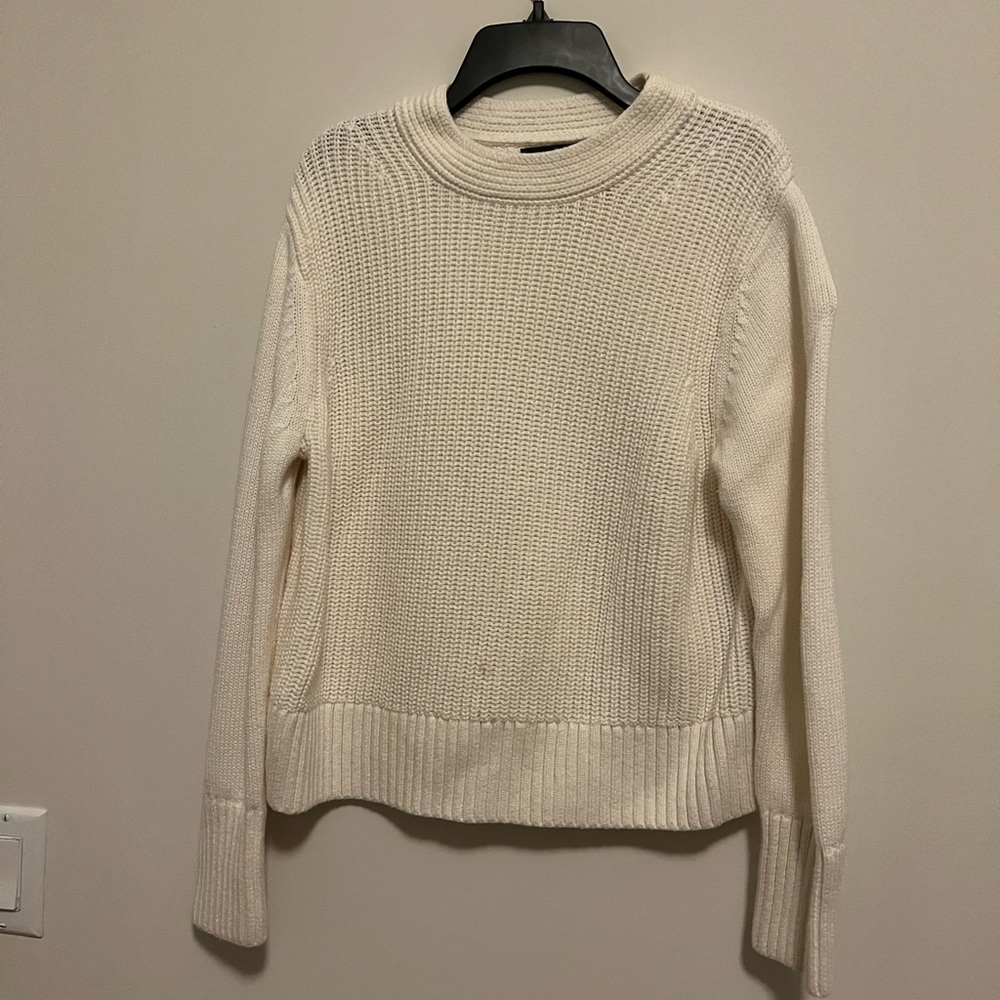 Beige cropped Banana Republic sweater